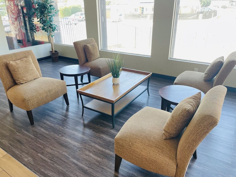 Days Inn by Wyndham San Diego-East/El Cajon 2