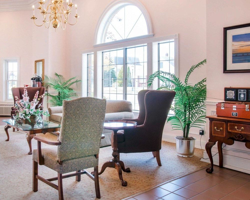 Comfort Inn Lakeside 3