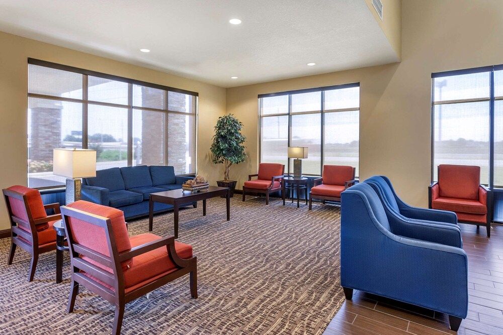 Comfort Suites Jonesboro University Area 3