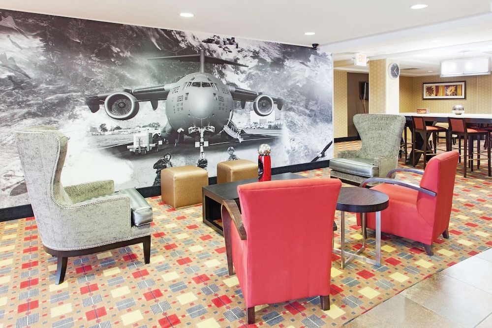 La Quinta Inn & Suites by Wyndham Warner Robins - Robins AFB 3