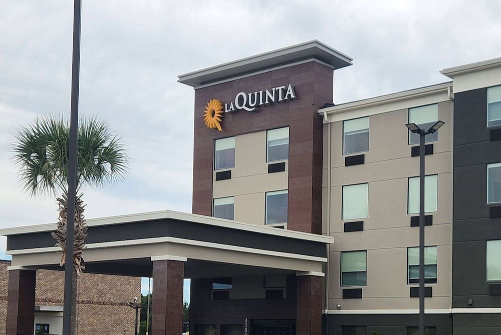La Quinta Inn & Suites by Wyndham Warner Robins - Robins AFB 3 estrelas em Warner Robins