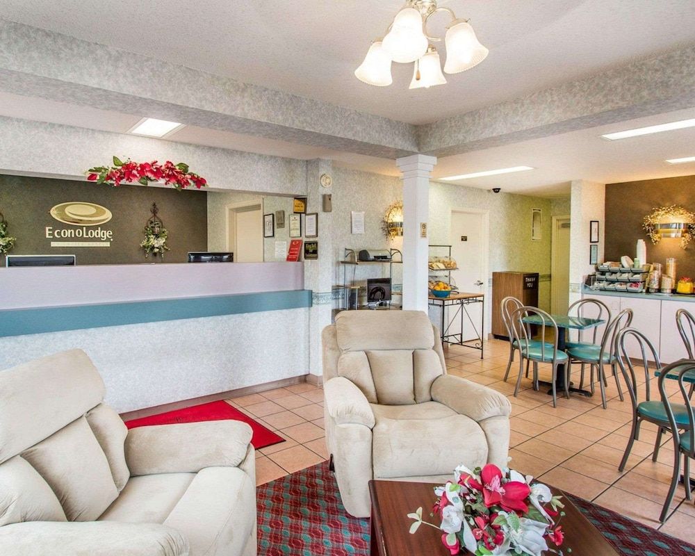 Econo Lodge Dothan Area 3