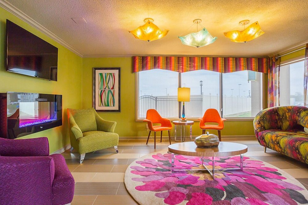 Clarion Inn & Suites Evansville Eastland Area 3