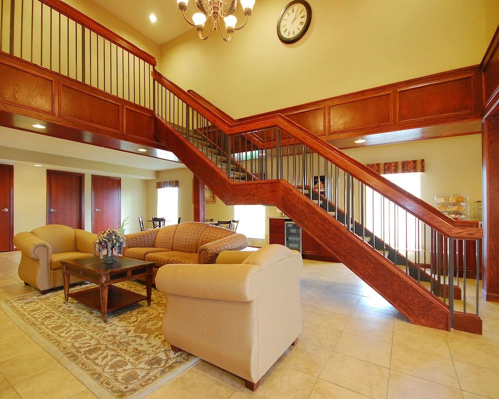 Econo Lodge Inn & Suites Kearney South 2