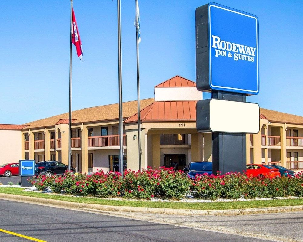 Rodeway Inn & Suites North 2 estrelas em Clarksville