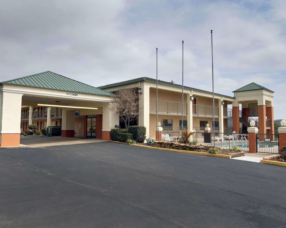 Quality Inn & Suites Russellville Area 2 estrelas em Clarksville
