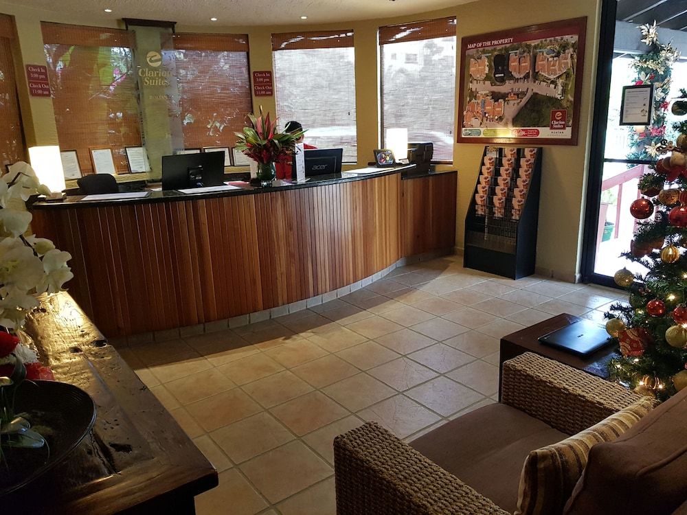 Clarion Suites Roatan at Pineapple Villas 3