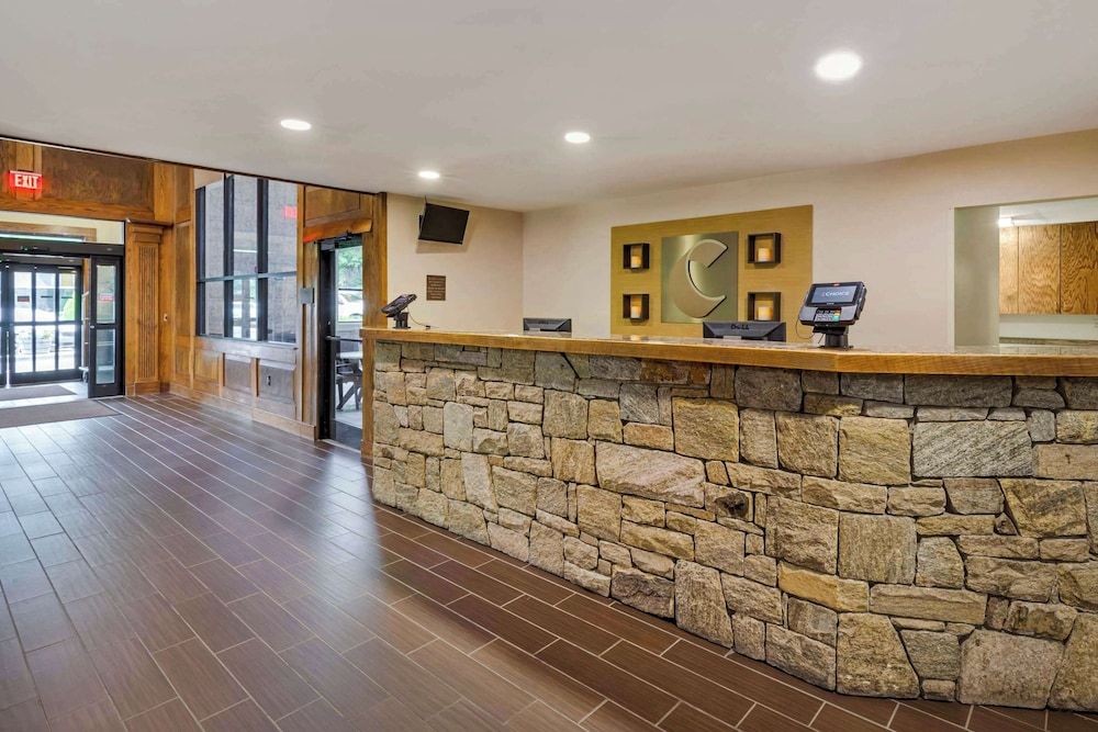 Comfort Suites Boone - University Area 2