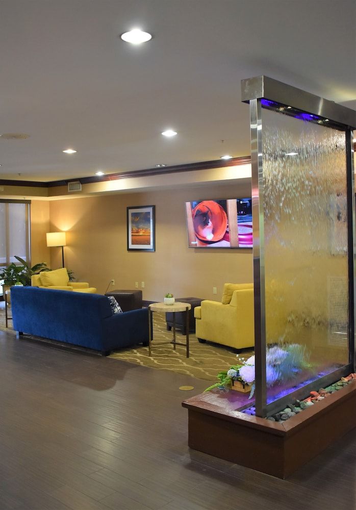 Comfort Suites Forrest City 2