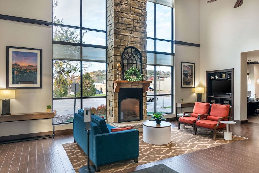 Comfort Suites Manhattan 3