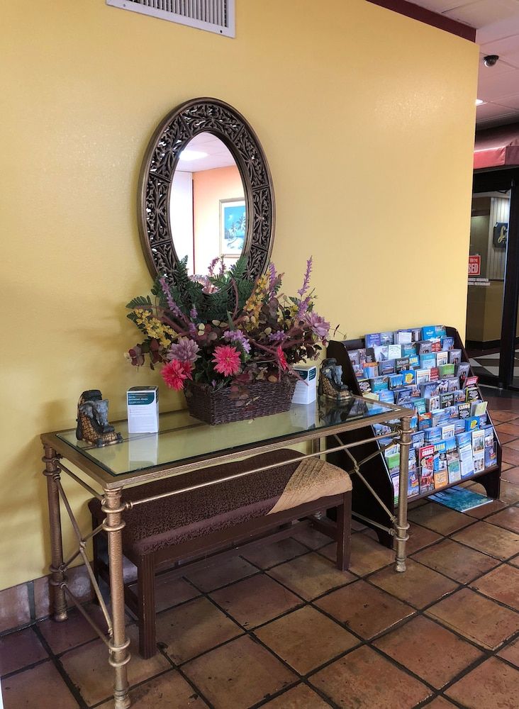 Quality Inn & Suites Gulf Breeze Bayside near Pensacola Beach 3