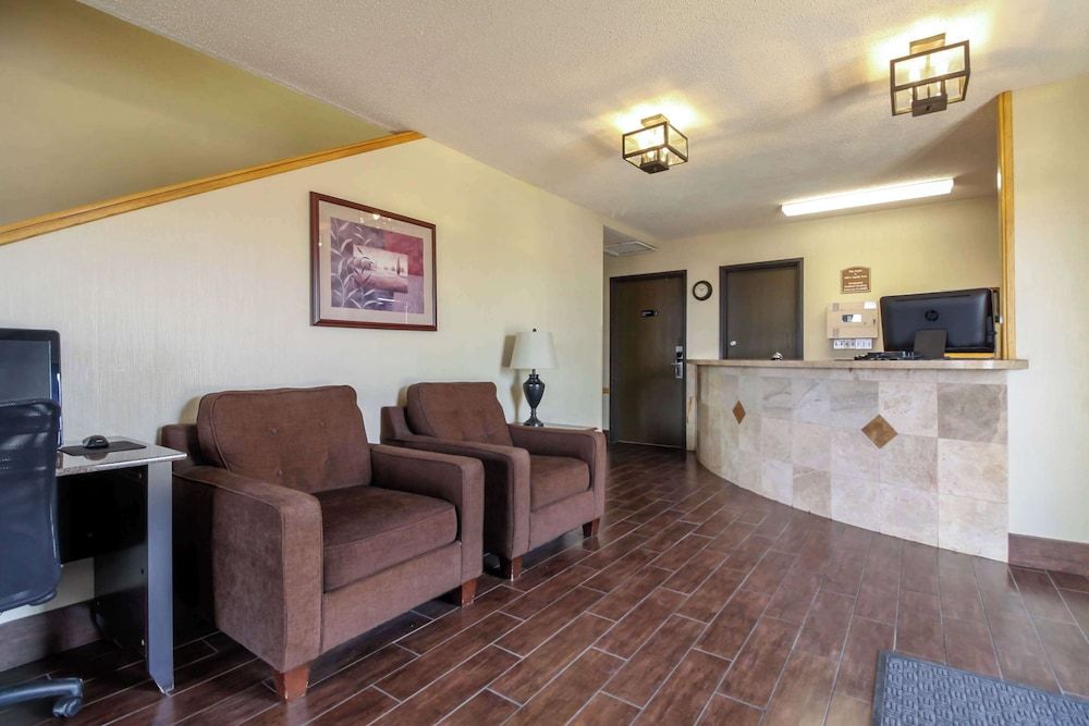 Quality Inn Hays I-70 2