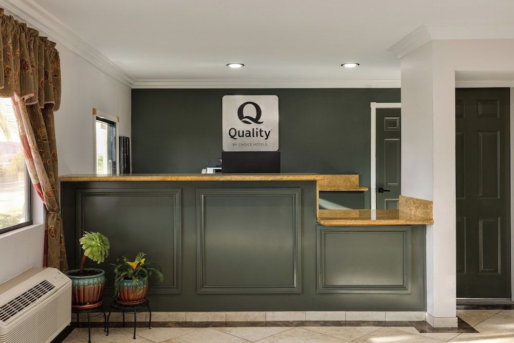 Quality Inn Lake Elsinore I-15 2