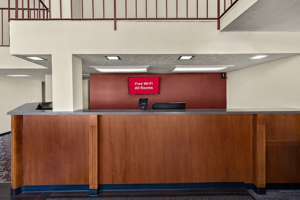 Red Roof Inn & Suites Cave City 3