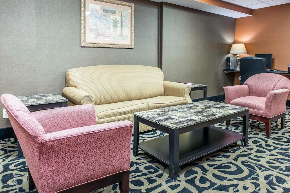 Quality Inn Defiance 3