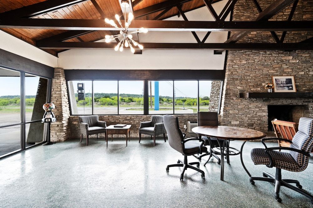 OYO Hotel Junction TX I-10 2