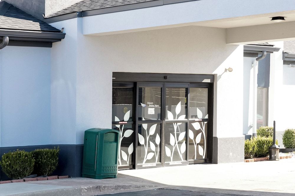 Wingate by Wyndham Owensboro 2