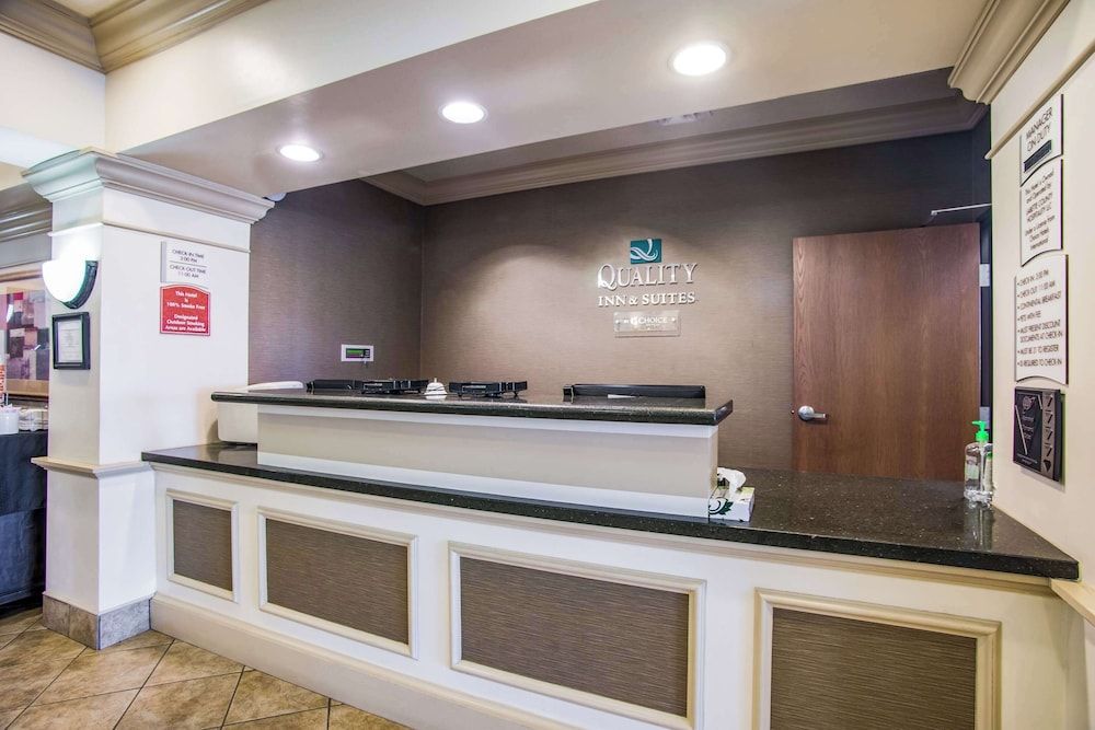 Quality Inn Parsons North 2