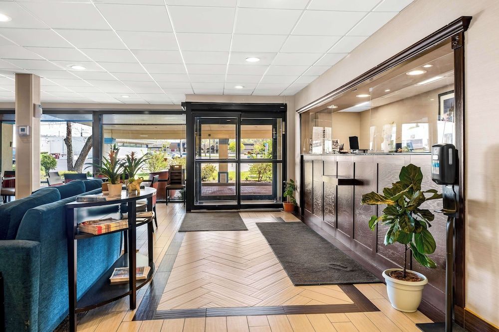 SureStay Plus by Best Western Reading North 2