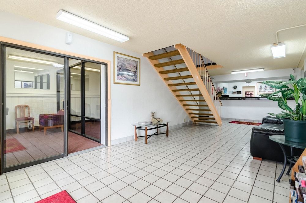 Econo Lodge Lexington 3