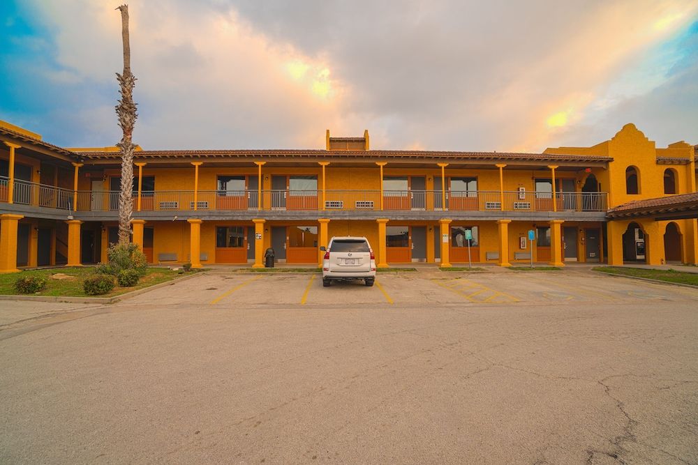 OYO Hotel Kingsville Hwy 77 2 estrelas em Kingsville