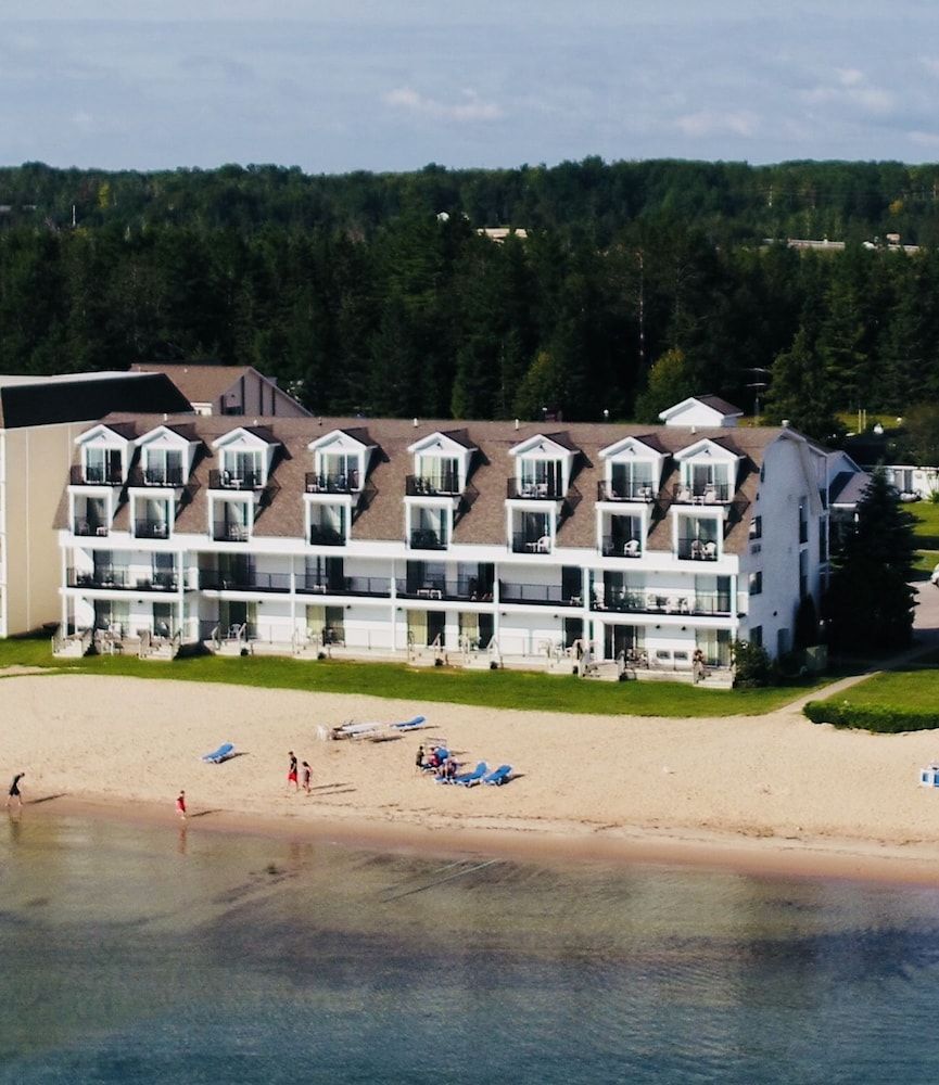 Quality Inn & Suites Beachfront 2 estrelas em Mackinaw City