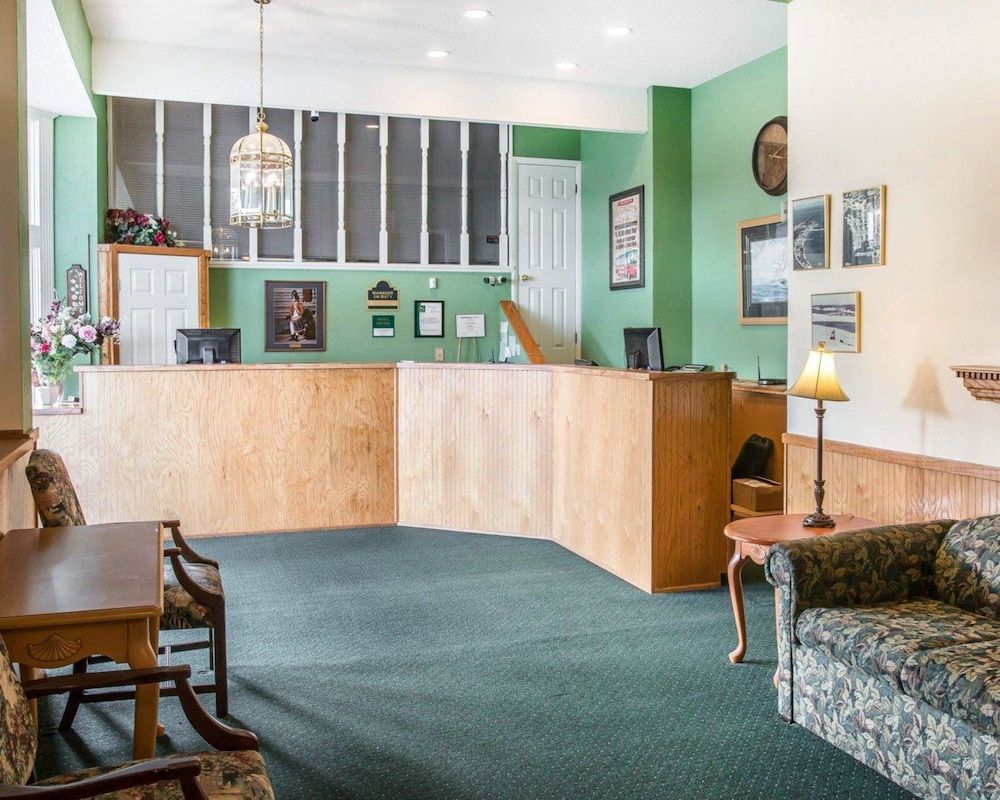 Quality Inn & Suites Beachfront 2