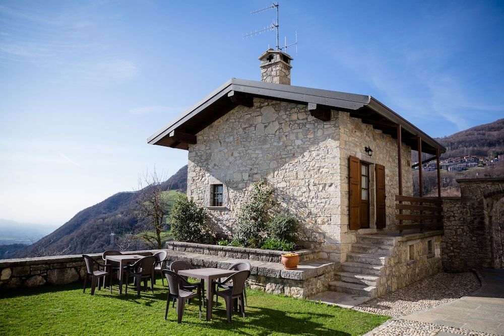 Ca' Baetti B&B Antico Borgo -1 estrelas em Roncola