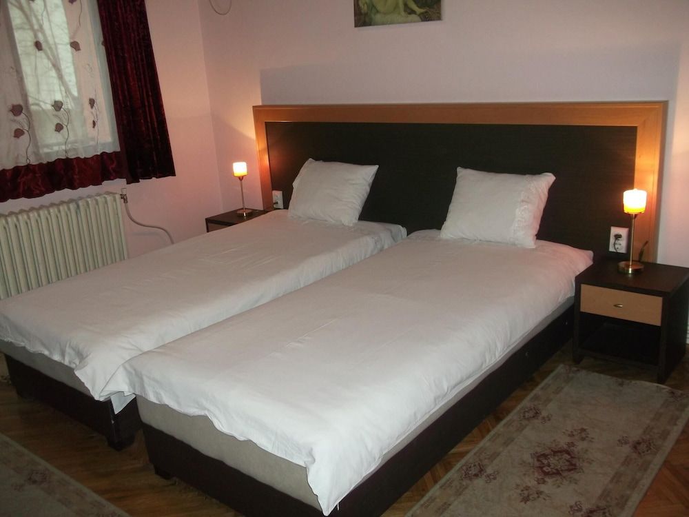 Welcome to Hotel Vila Silia 3