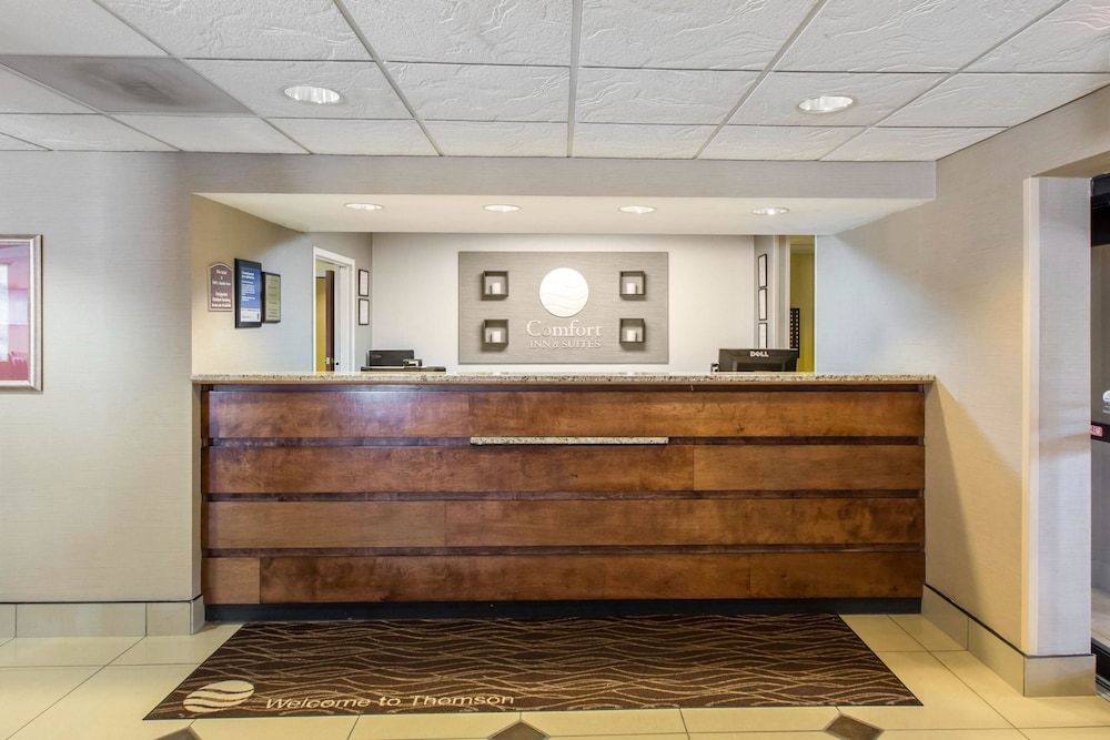Comfort Inn & Suites Thomson 3