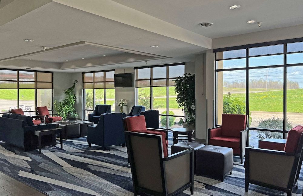 Comfort Suites Jackson-Cape Girardeau 2