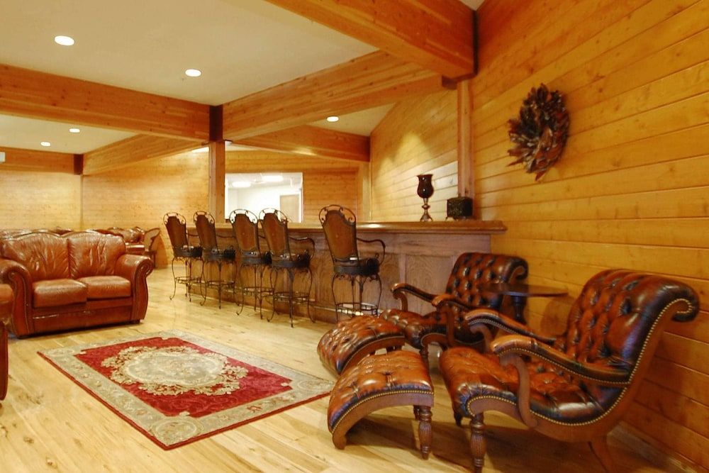 Norfolk Lodge & Suites, an Ascend Collection hotel 3