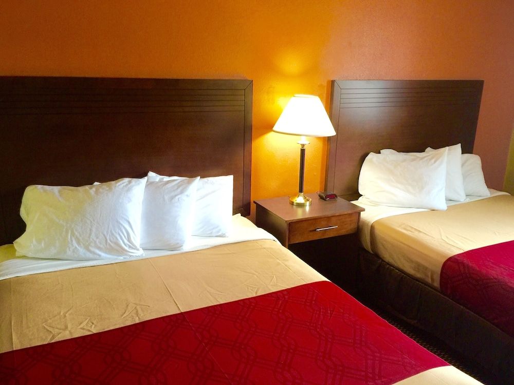 Rodeway Inn Willamette River 3