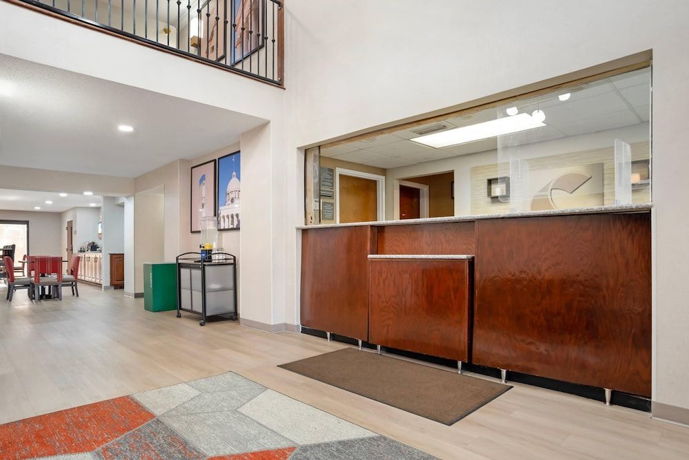 Comfort Inn Livingston 3