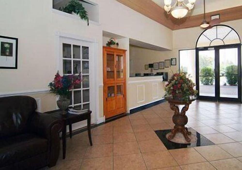 Quality Inn & Suites Mt Dora North 2