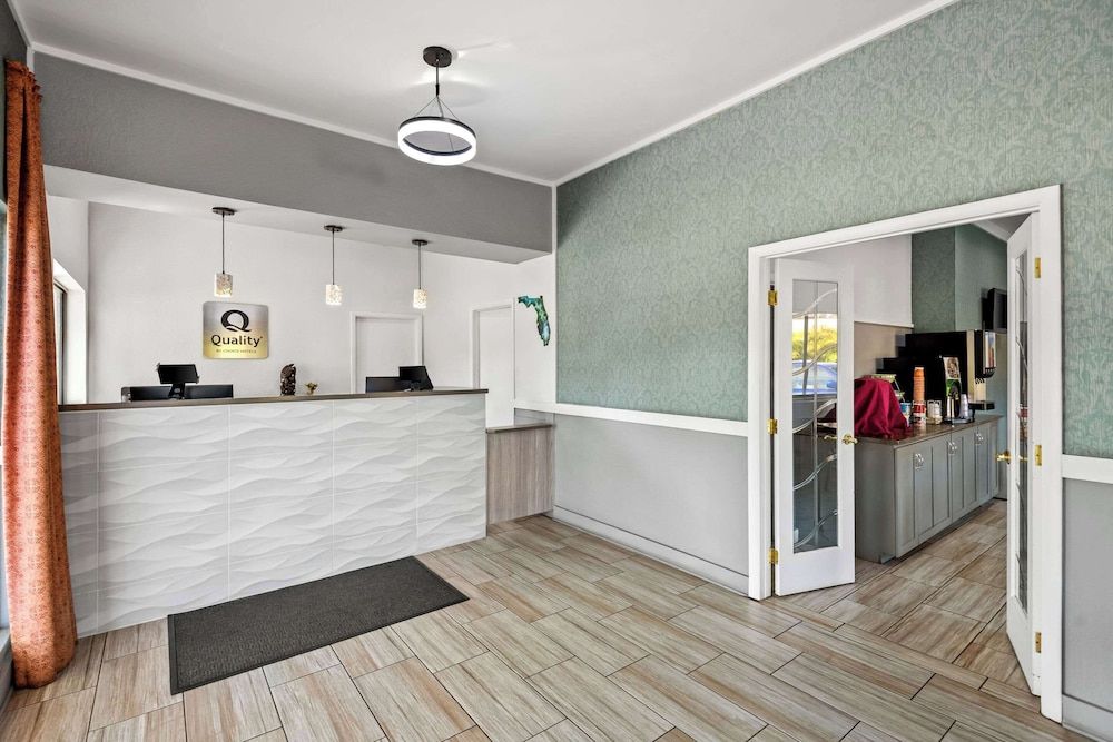 Quality Inn near Blue Spring 3