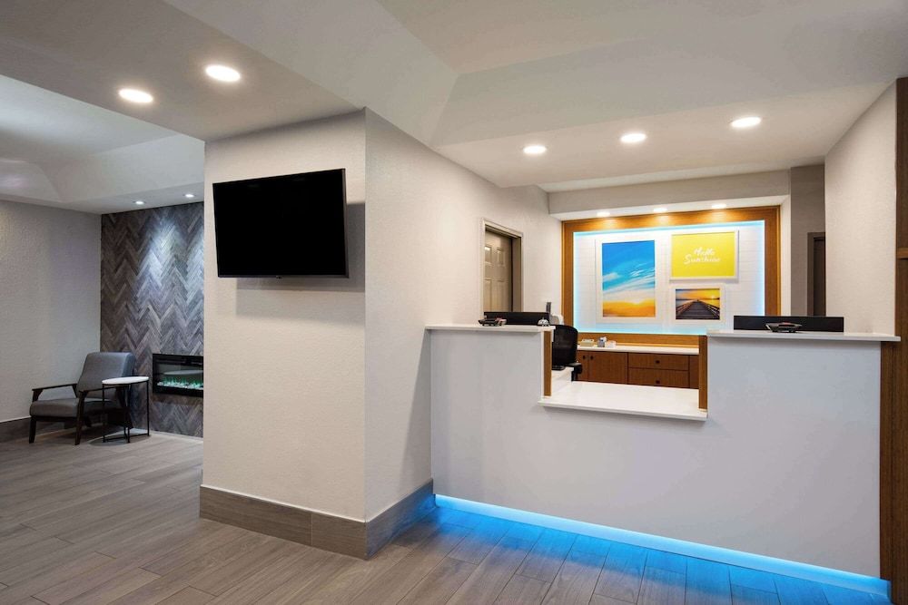 Days Inn by Wyndham Helen 2