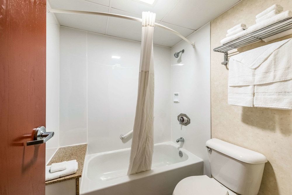 Quality Inn Bradley- Bourbonnais 3