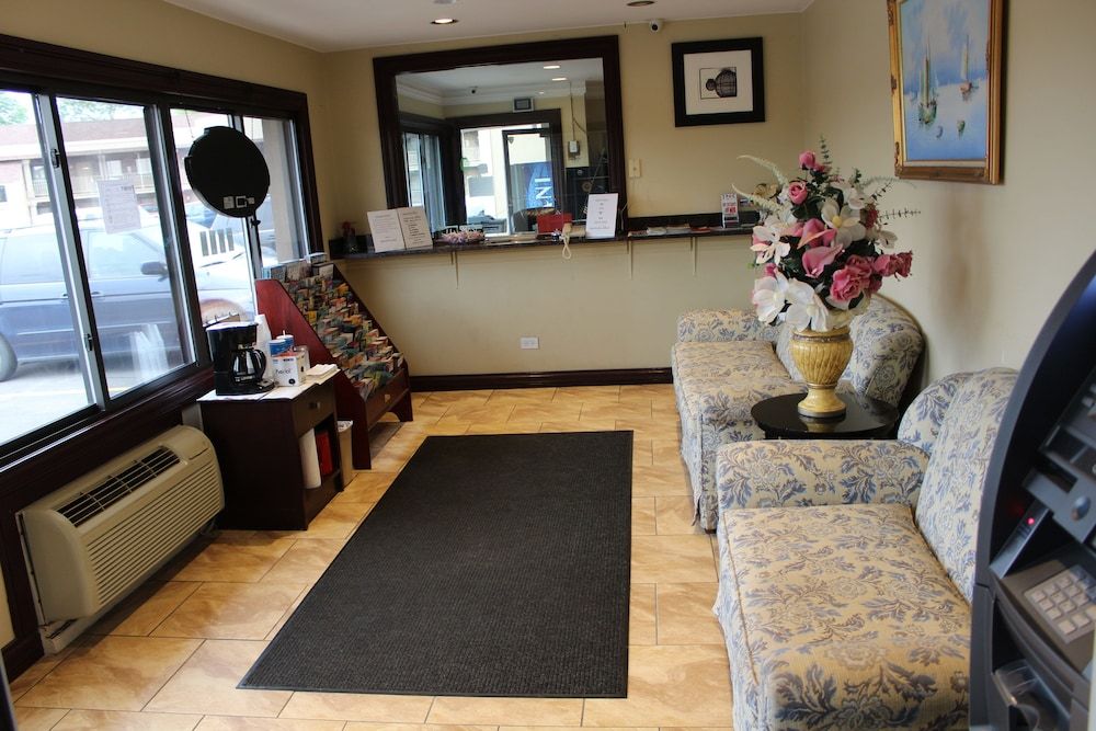 American Inn & Suites 2