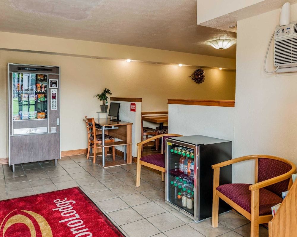 Econo Lodge Cloverdale 2