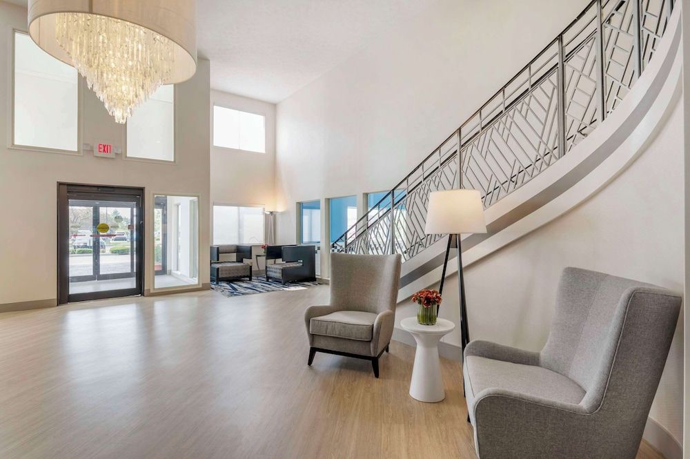 Comfort Inn Near Indiana Premium Outlets 3