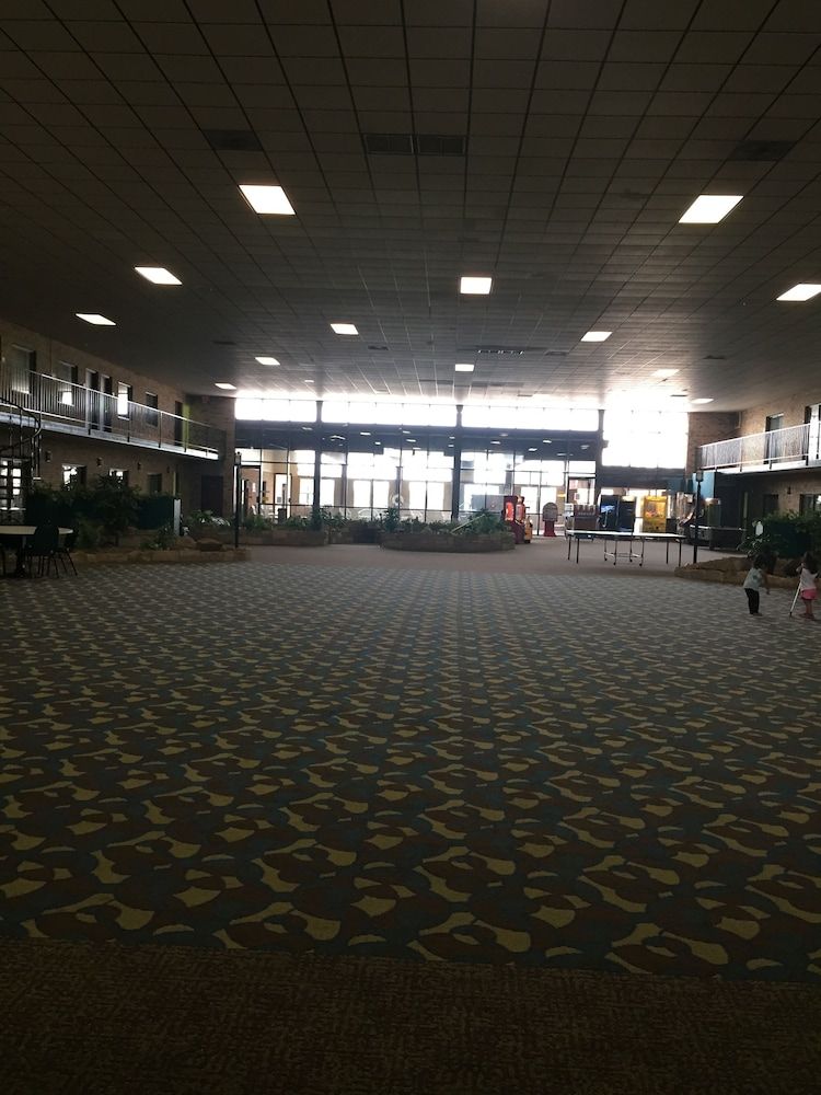 Sunflower Inn and Suites 2