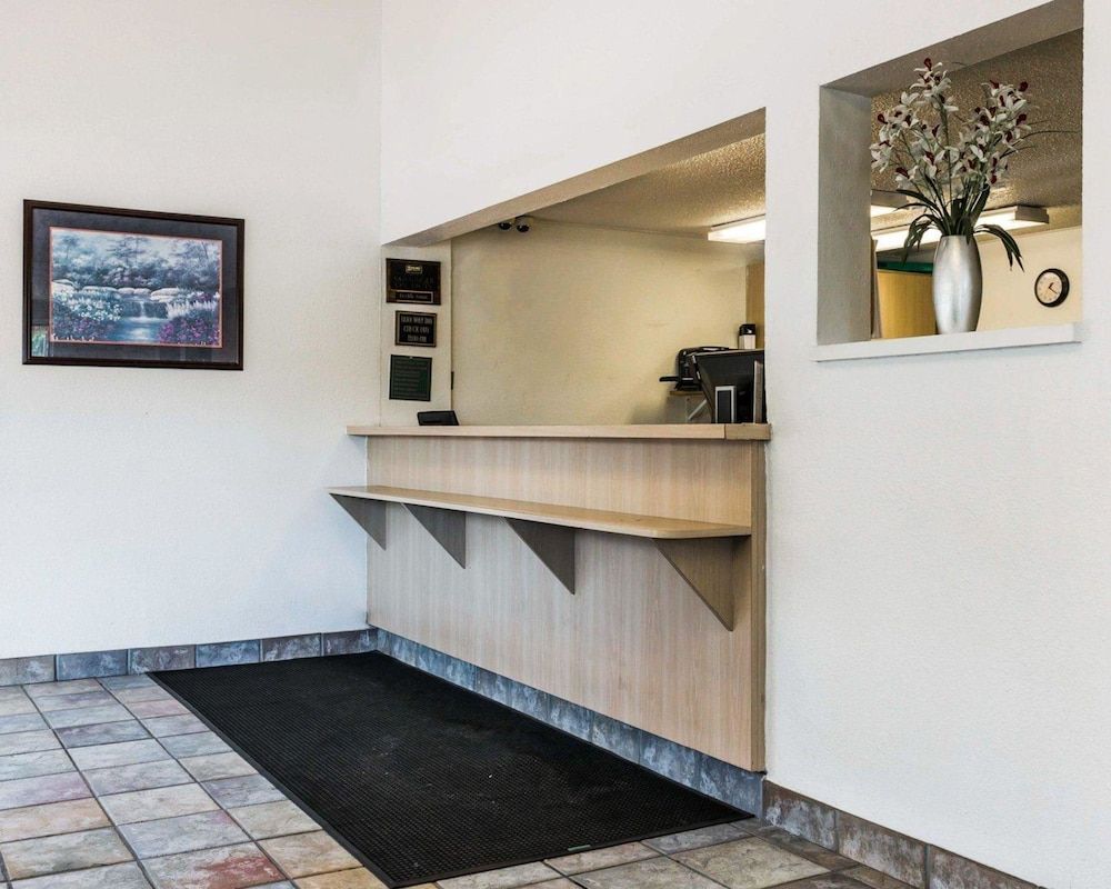 Rodeway Inn Auburn Hills - Detroit 3