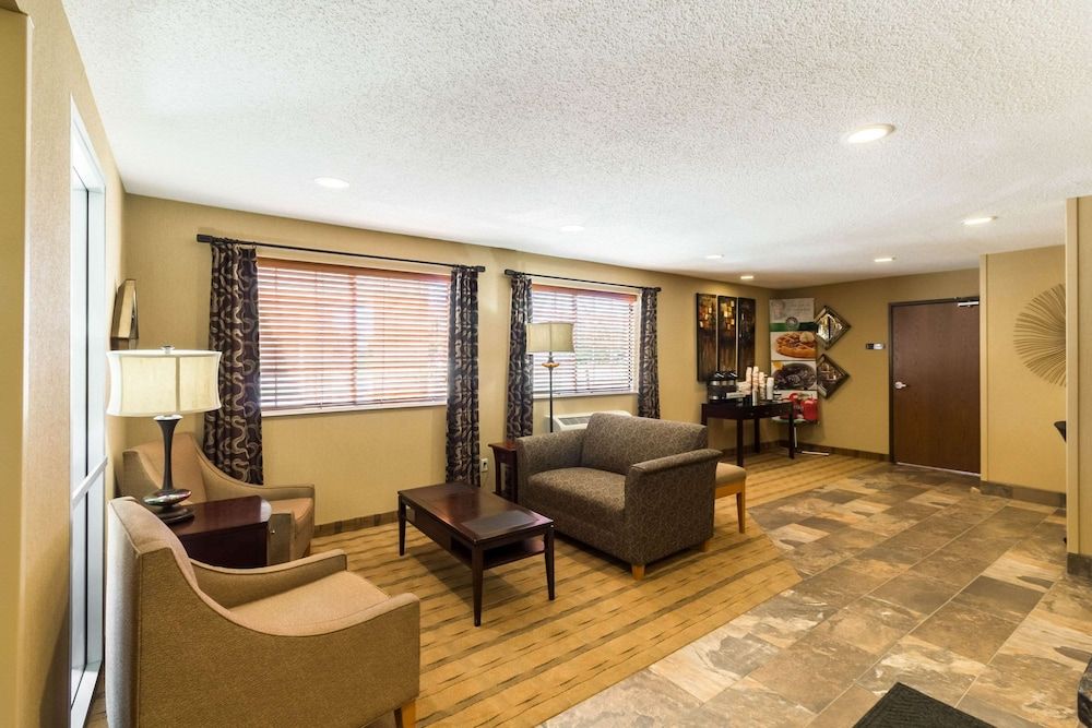 Quality Inn Marshal 2