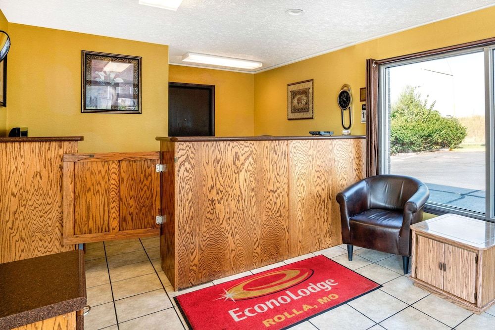 Econo Lodge near Missouri University of Science 3