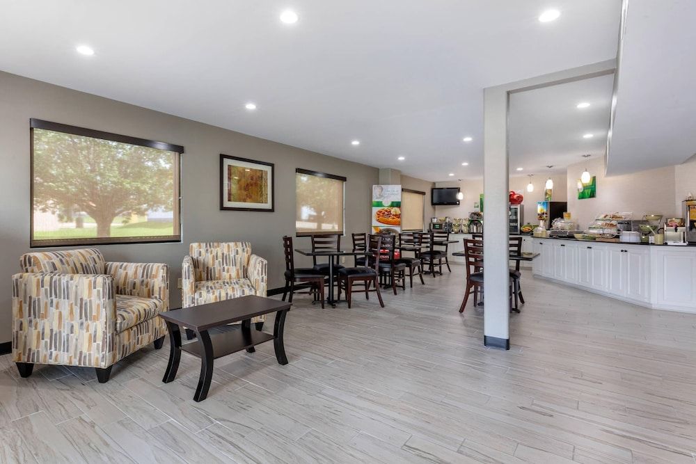 Quality Inn Mccomb 3