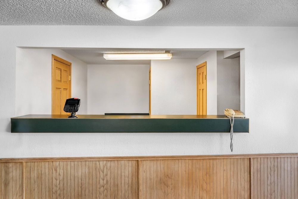 Econo Lodge Miles City 3