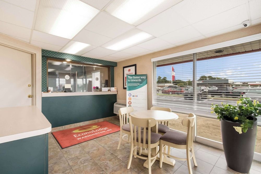 Econo Lodge North Washington 2