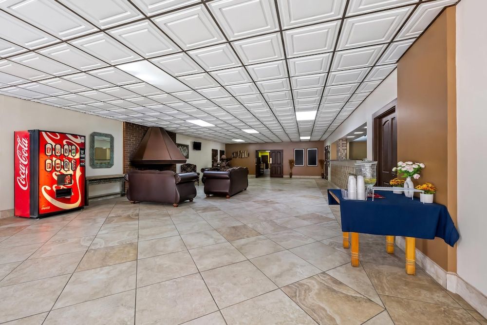 Econo Lodge Carlsbad Caverns Area 2