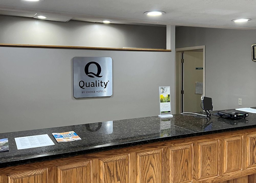Quality Inn & Suites Grants 2